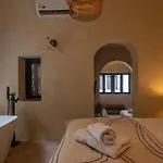 Zari *